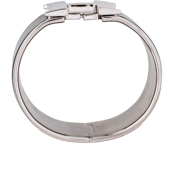 Click clack Hermes large I am a size six I think a T something I can look 👍 - Picture 5 of 10